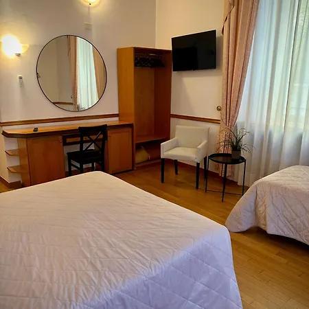 Green Hotel