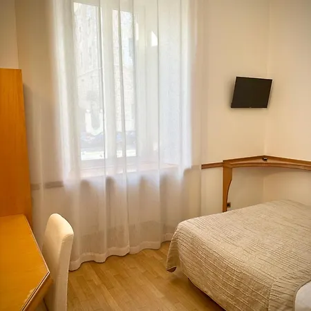 Green Hotel 2* Rzym