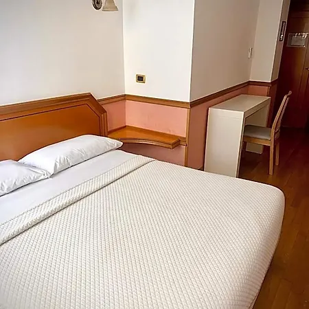 Green Hotel