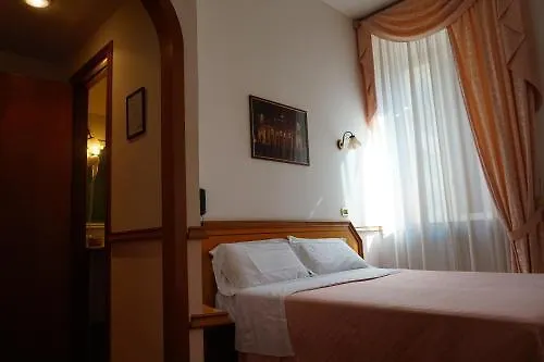 Green Hotel רומא